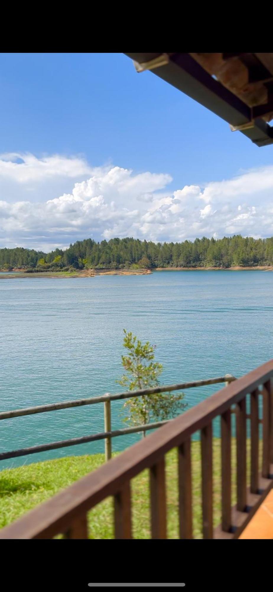 El Trebol Guest House Guatape Exterior photo
