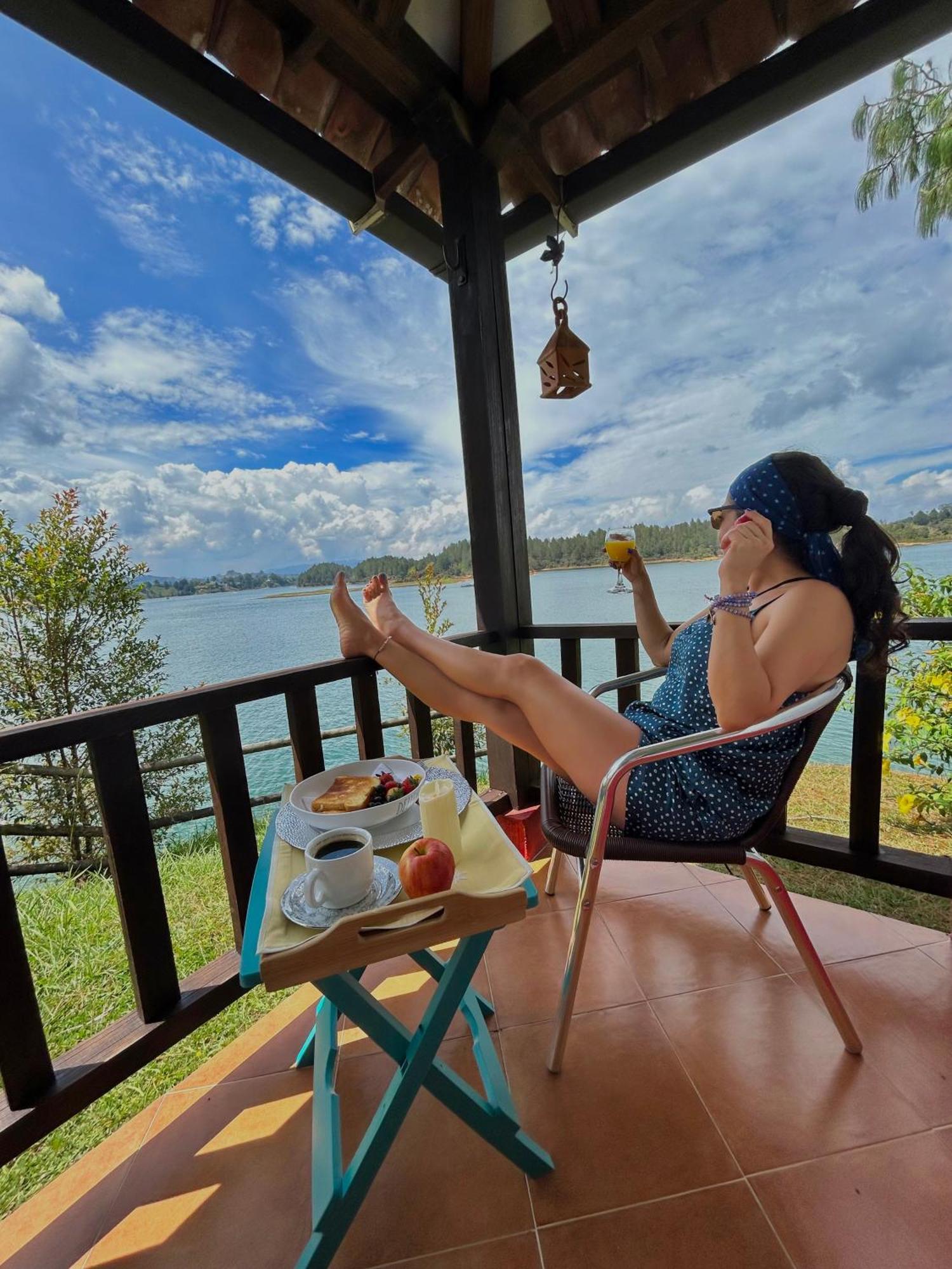 El Trebol Guest House Guatape Exterior photo