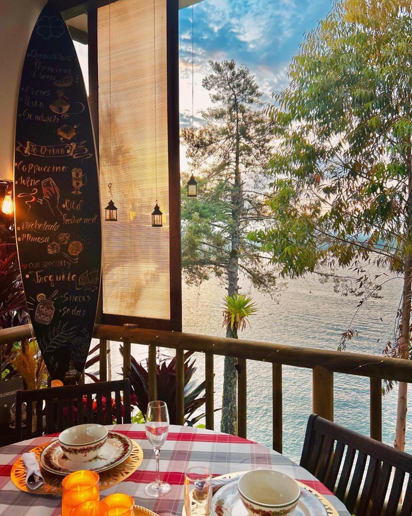 El Trebol Guest House Guatape Exterior photo