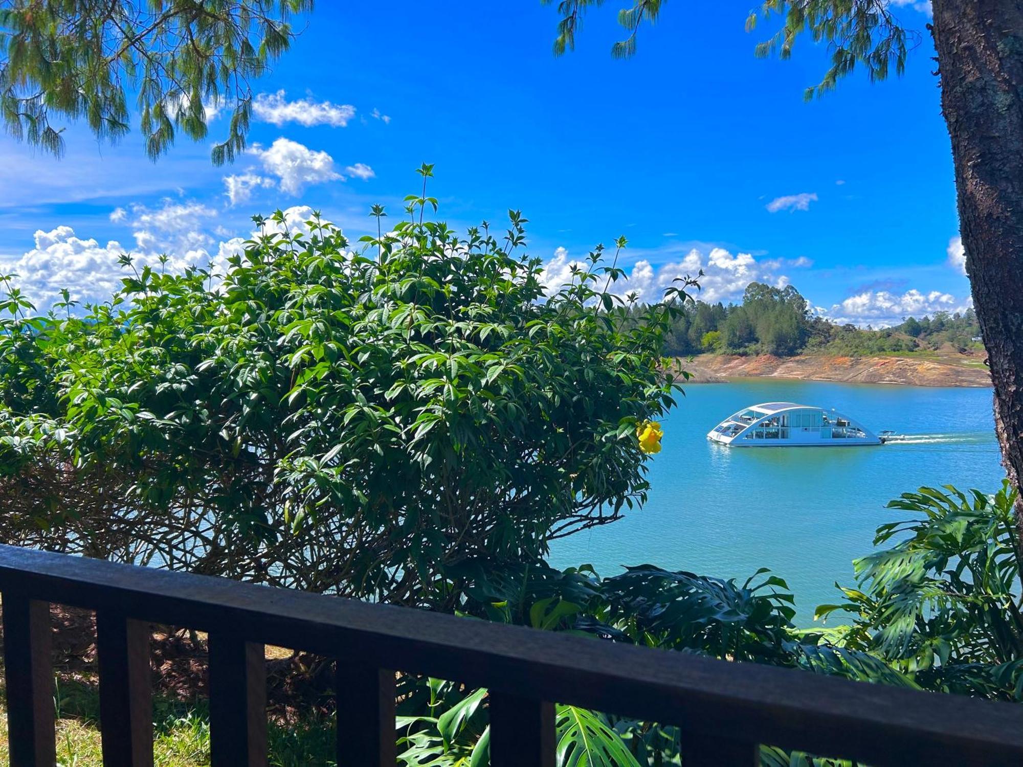 El Trebol Guest House Guatape Exterior photo