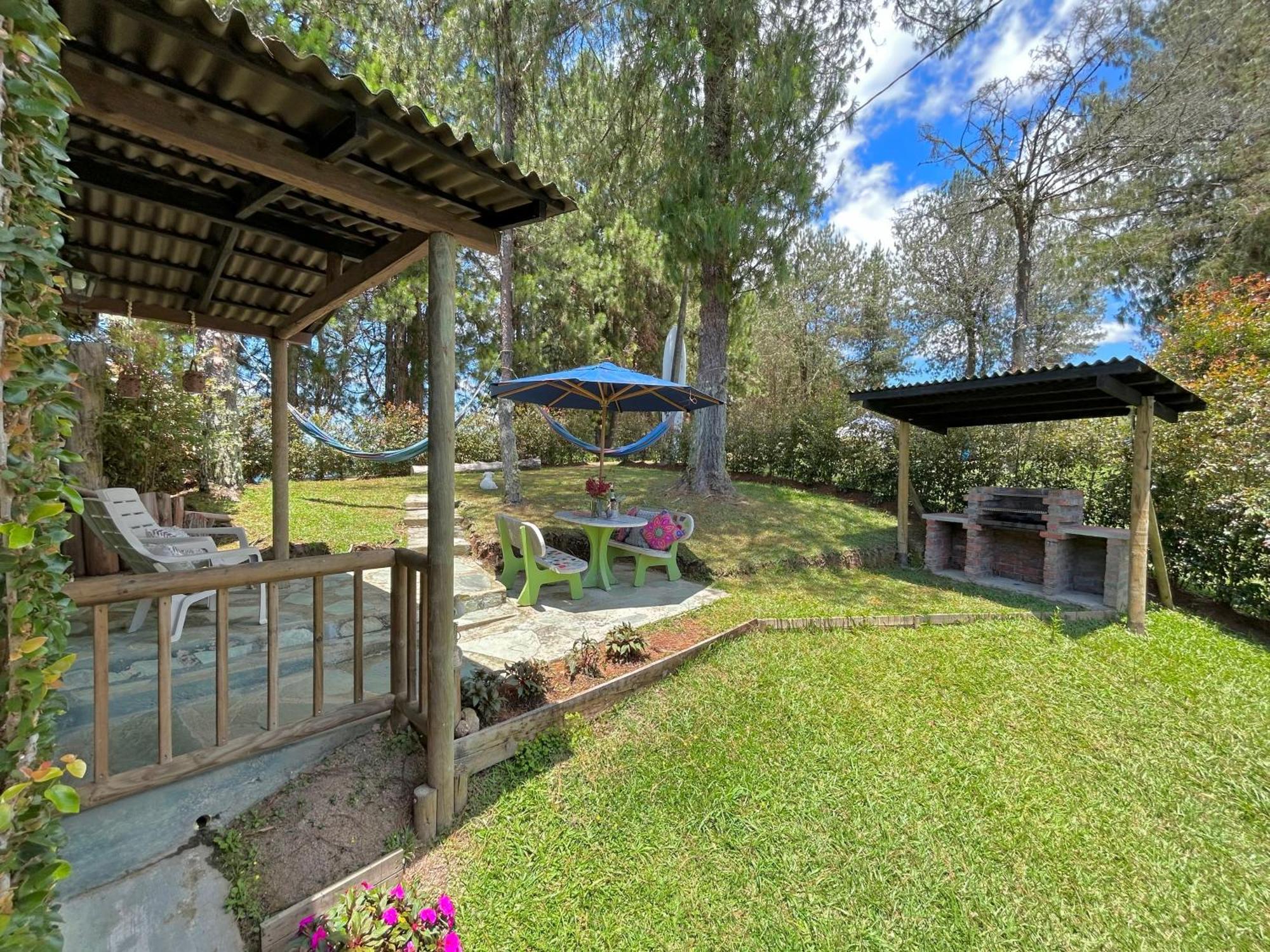 El Trebol Guest House Guatape Exterior photo